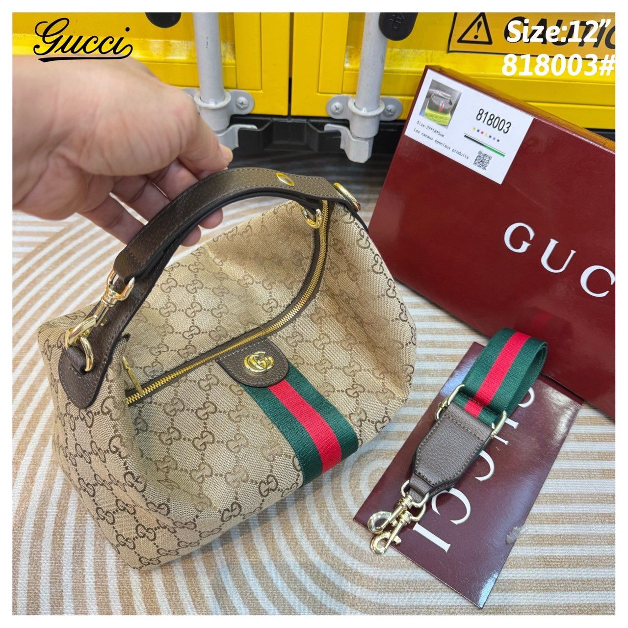 GUCCI GG Ophidia Large Shoulder Bag ใหม่ล่าสุด จากเทศกาล Gucci Cruise 2026 กับกระเป๋าถถือ/สะพาลไหล่ใบใหญ่ ยังคงเป็นคอลเลคชั่นตัวเด่น สวยสะบัด! ดีไซน์ทรงยอดฮิตติดกระแสสุดๆ