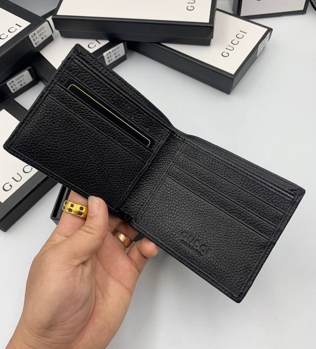 หนังแท้ GUCCI GG Marmont leather bi-fold wallet / GUCCI BLACK ANIMALIER BEE WALLET / GUCCI Men Wallet พร้อมส่งที่ไทย กระเป๋าสตางค์ 2 พับ รุ่นคลาสสิกได้ทุกยุคสมัย งานหนังแท้ทั้งใบ พร้อมส่งที่ไทย ภาพสินค้าถ่ายจากงานขายจริง ใช้งานต่างประเทศได้
