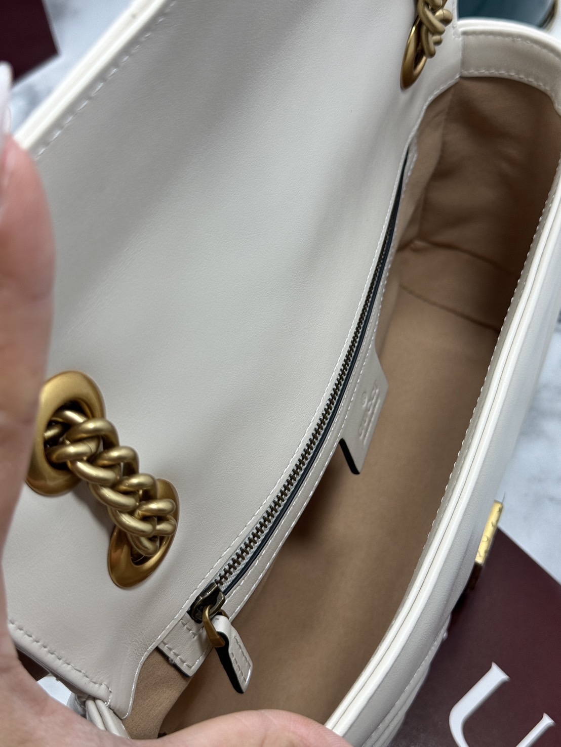 ORI | หนังแท้ GG Marmont small shoulder bag กระเป๋าสะพายข้างรุ่นคลาสสิค ดูแพง อัพลุคได้สบายๆ ด้านหลังดีไซน์รูปหัวใจ