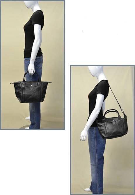 Longchamp LE PLIAGE CUIR TOP HANDLE BAG S เรียกว่าเป็นกระเป๋าอีกหนึ่งรุ่นที่ไม่ว่ายังไงก็ฮอตฮิตและติดเทรนด์ตลอดไม่เคยเปลี่ยนกับ ทรง Le Pliage Cuir หนึ่งในตระกูลกระเป๋าสุดไอคอนิกจากแบรนด์ เมื่อรุ่น Le Pliage Cuir ในรูปแบบของหนังแกะ Metis ได้ถือกำเนิดขึ้นใน