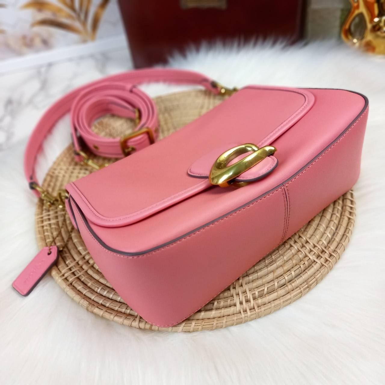 COACH SOFT TABBY SHOULDER BAG (C4823//C5261) กระเป๋าถือ กระเป๋าสะพาย ที่ใครๆก็เข้าถึงได้ หรูหรา คลาสสิค ลุคเรียบร้อย แต่ความสวยไม่น้อย! ดาเมจความลุคผู้ดีรุนแรงมาก!!เกินต้าน!!// วัสดุหนังแท้ทั้งใบ หนังเรียบ หนังนิ่มมากๆ อยู่ทรงสวยมากๆด้วย// ด้านในโล่งกว้าง