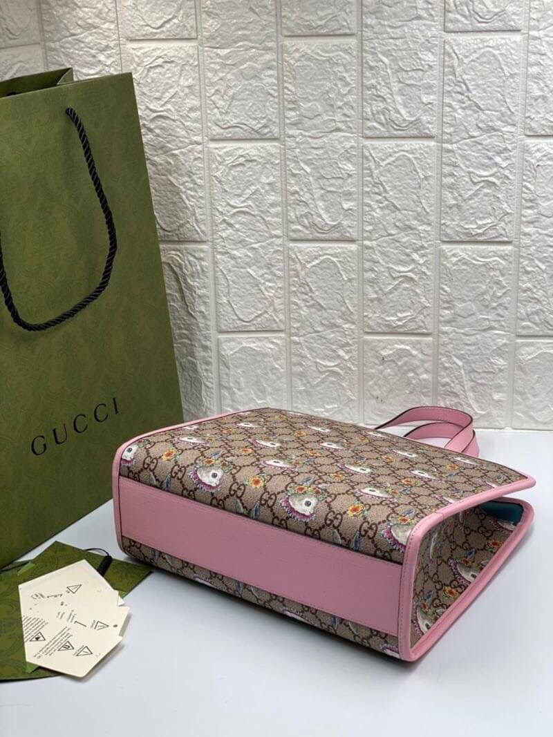 VIP GIFTbag 】GUCCI Children's Yuko Higuchi tote bag GG Supreme canvas งานหนังแท้ น้องกระต่ายคอลเลคชั่นสดใสน่ารัก เอาใจน้องๆ และสาวๆ สายแบ๊ว คิ๊วๆ ด้านในโล่งกว้าง สะพายไปไหนก็ได้ตามสะดวก ใส่ของได้ครบจบใบเดียว คุ้มจริงๆจ้า