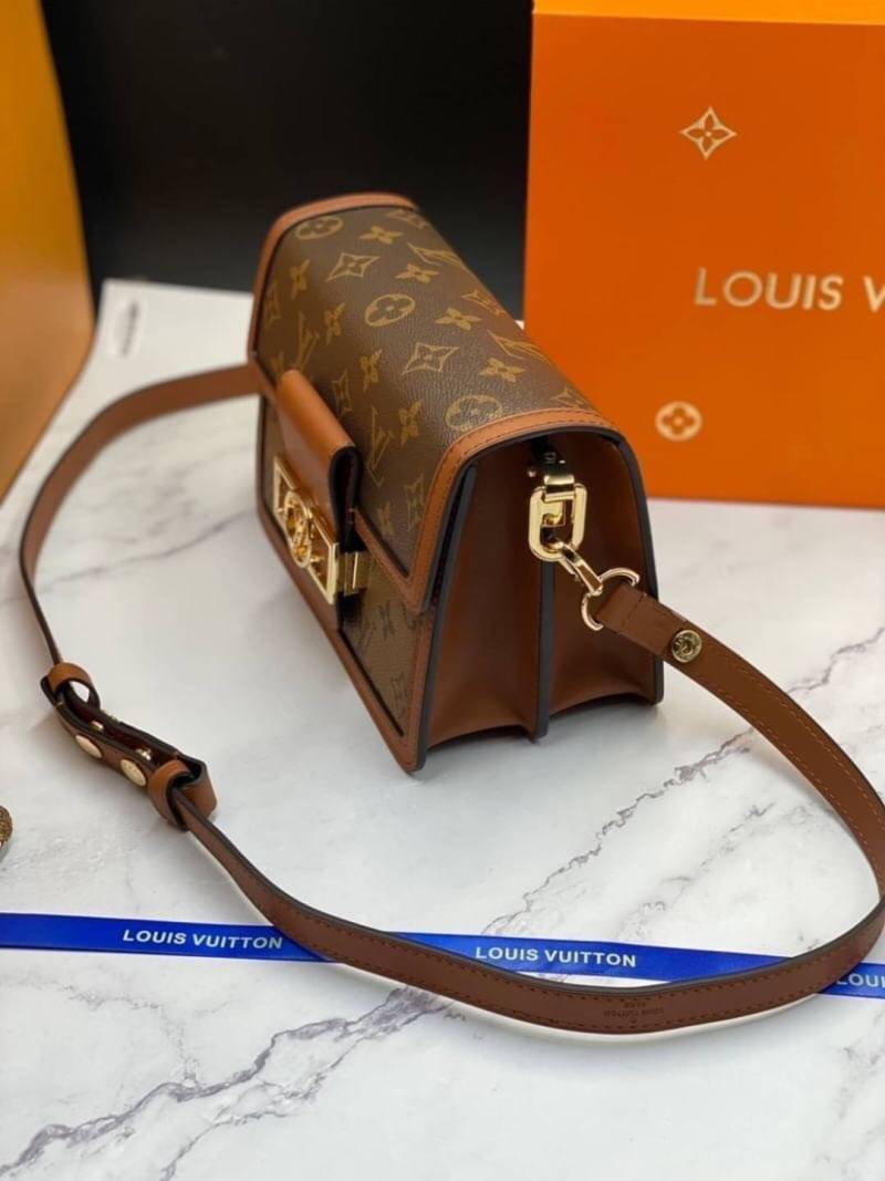 VIP GIFT 】หนังแท้ LOUIS VUITTON DAUPHINE MINI LEATHER HANDBAG - BROWN 20cm