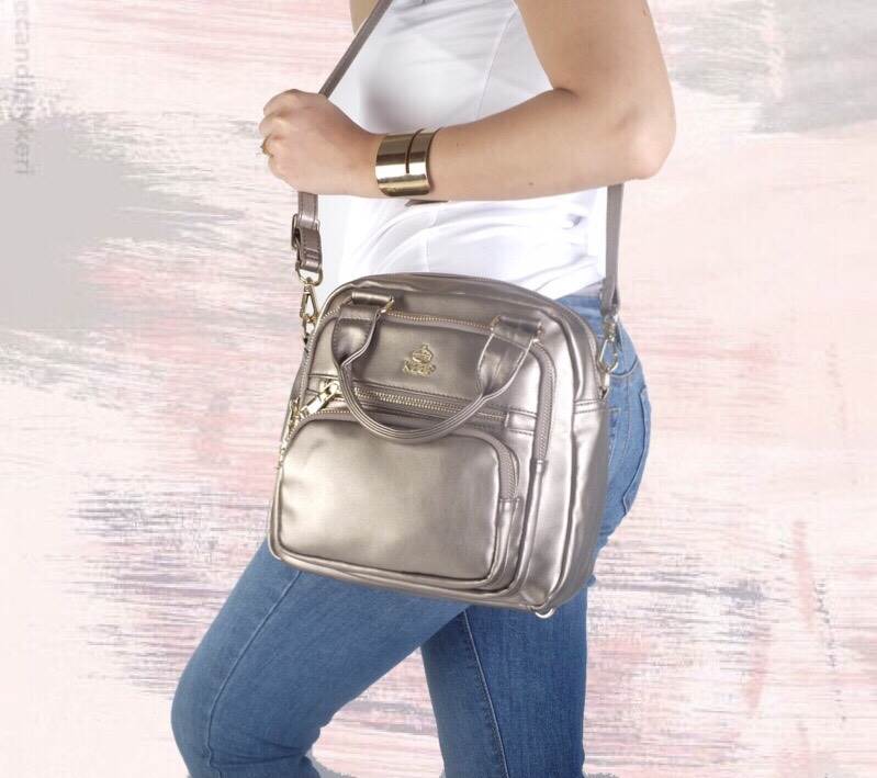 New arrival • KEEP Veeva Backpack • 🎒👟กระเป๋าเป้หนังแกะสังเคราะห์ นิ่มๆ ปรับ ถือ/สะพายได้หลากหลายการใช้งานคะ 👑กระเป๋าเป้สวยๆ 3in1 ปรับการใช้งานได้หลากหลายรูปแบบ ใบนี้ ร้านแนะนำเลยคะ ตัวกระเป๋าเป็นหนังแกะสังเคราะห์ นิ่มมาก น่ำหนักเบ