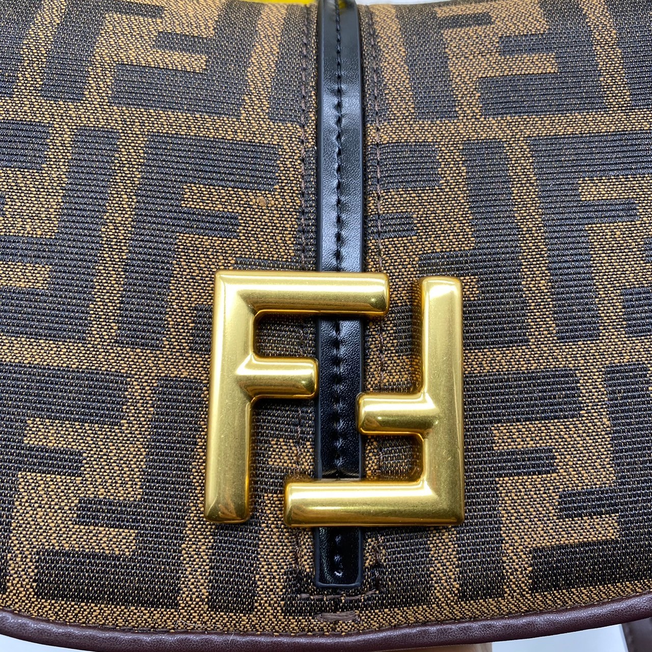 FENDI C’mon Mini leather bag เกรดออริจินอล สลับแท้ ภาพถ่ายจากงานขายจริง ใช้งานต่างประเทศได้