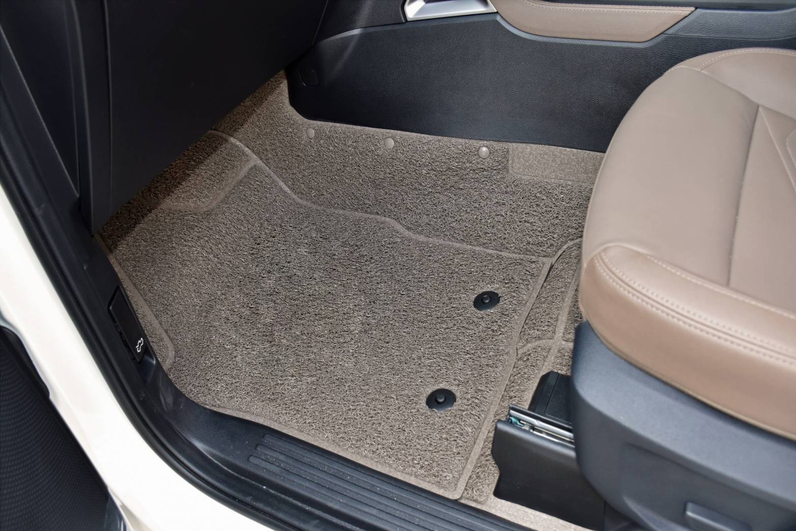 พรมดักฝุ่นไวนิล FORD NEW EVEREST ปี2023 พรมดักฝุ่นในรถยนต์ รีดขอบ เกรดA หนานุ่ม เข้ารูป เต็มคัน