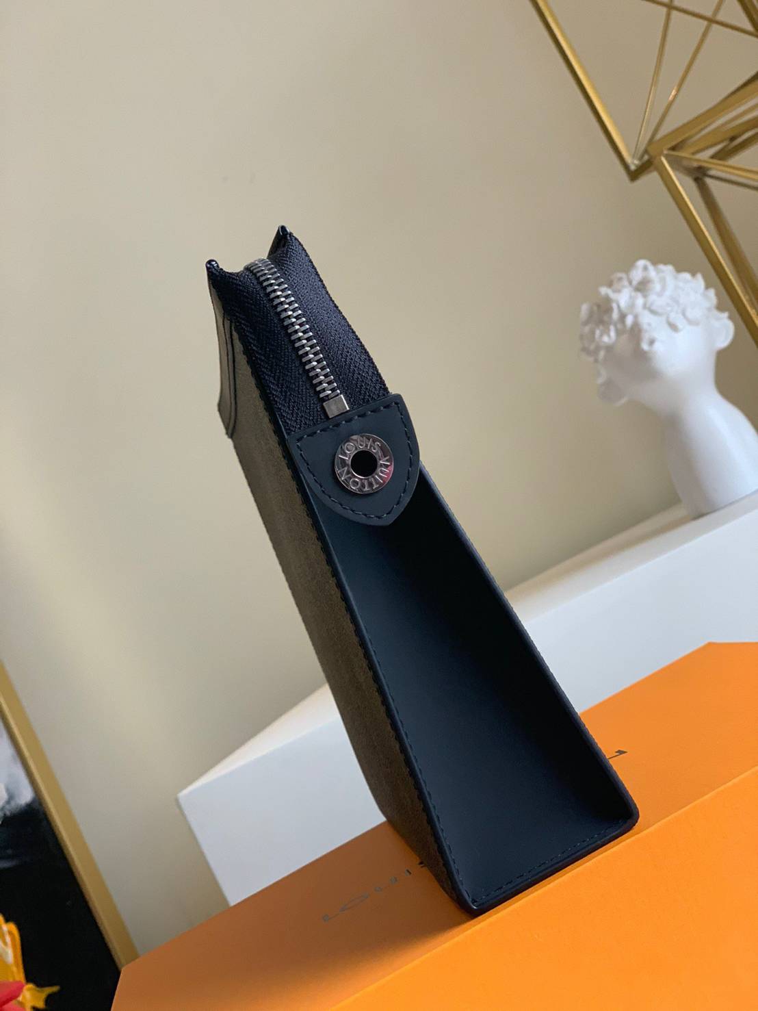 หนังแท้ LOUIS VUITTON POCHETTE VOYAGE MM พร้อมส่งที่ไทย LV CLUTCH รุ่นขายดีตลอดกาล งานหนังแท้เกรดออริจินอล ภาพสินค้าถ่ายจากงานขายจริงค่ะ