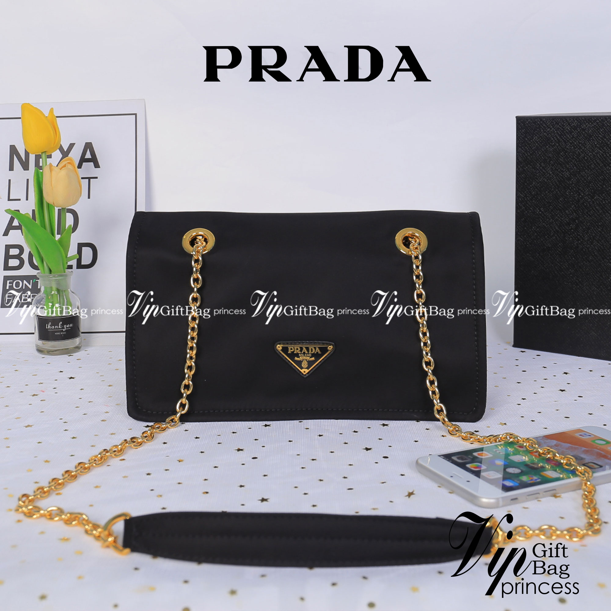 Prada Logo Shoulder bag / Prada Tessuto Nylon Chain Flap Bag กระเป๋าสะพายไหล่ หรือดึงเป็นสายยาวสะพายเป็น Crossbody เหมาะกับสาวๆสุดแซ่บมากๆๆเลยค่ะ วัสดุทำจากผ้าไนล่อน อะไหล่ทองทั้งใบ เปิด-ปิดด้วยกระดุมแม่เหล็ก ด้านหน้าประดับโลโก้แบรนด์ ด้านในแบ่งเป็น 1 ช่อ