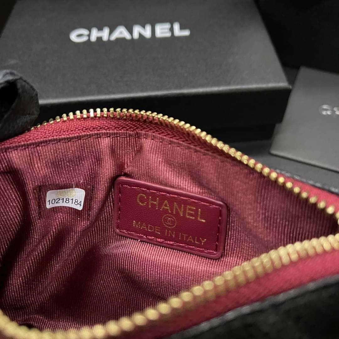 Chanel Classic Mini O-Case / Chanel Classic Mini Pouch กระเป๋าทรงพอชมินิ รุ่นฮิต คลาสสิกเป็นอมตะ ภายในตามรูป เกรดออริจินอล ภาพถ่ายจากงานขายจริง ใช้งานต่างประเทศได้