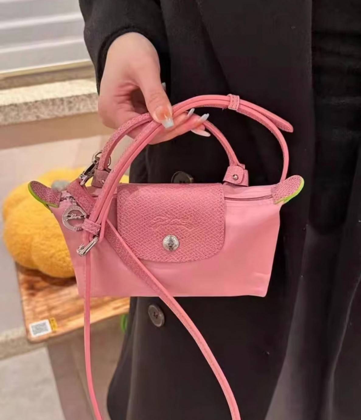 LONGCHAMP LE PLIAGE ORIGINAL Pouch with handle กระเป๋าใบเล็กขนาดกระทัดเหมาะกับใส่ของจำเป็นจุกจิก