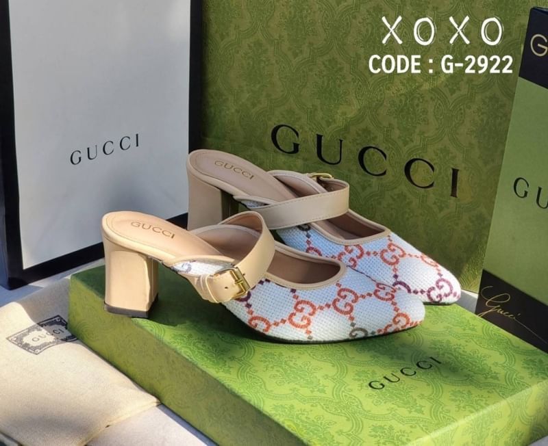 Gucci รองเท้างานสวม ผ้าทวีส สกรีนแบรนด์ สวย หรู ดูแพงเกินราคาจร้า ด้านหน้าคาดเข็มขัด ส้นแท่งตัน ใส่สบาย ไม่เมื่อย แมทส์ชุดง่าย น้ำหนักเบา