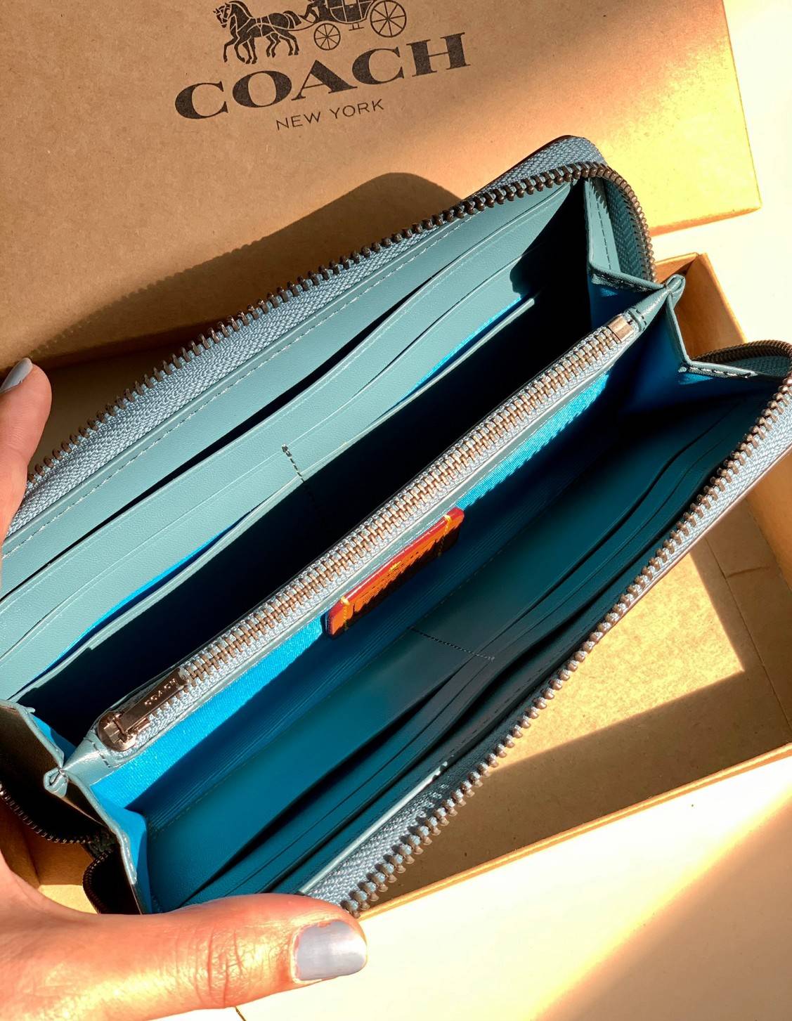 ของแท้ 💯% COACH ZIP WALLET SNOOPY LIMITED ((16122B)) พร้อมส่ง!! กระเป๋าเงินใบยาวซิปรอบ หนังแท้ลายหนังสวย