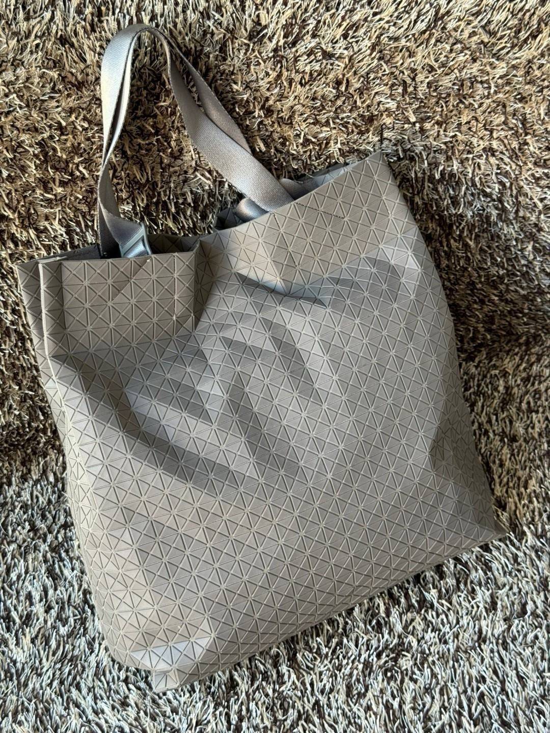 พร้อมส่ง 5 สี Baobao Issey Miyake Cart S geometric tote bag กระเป๋าถือทรงโท้ทลายเรขาคณิต 🧡 เกรดออริจินอล 1:1 สลับแท้ ใช้งานต่างประเทศได้