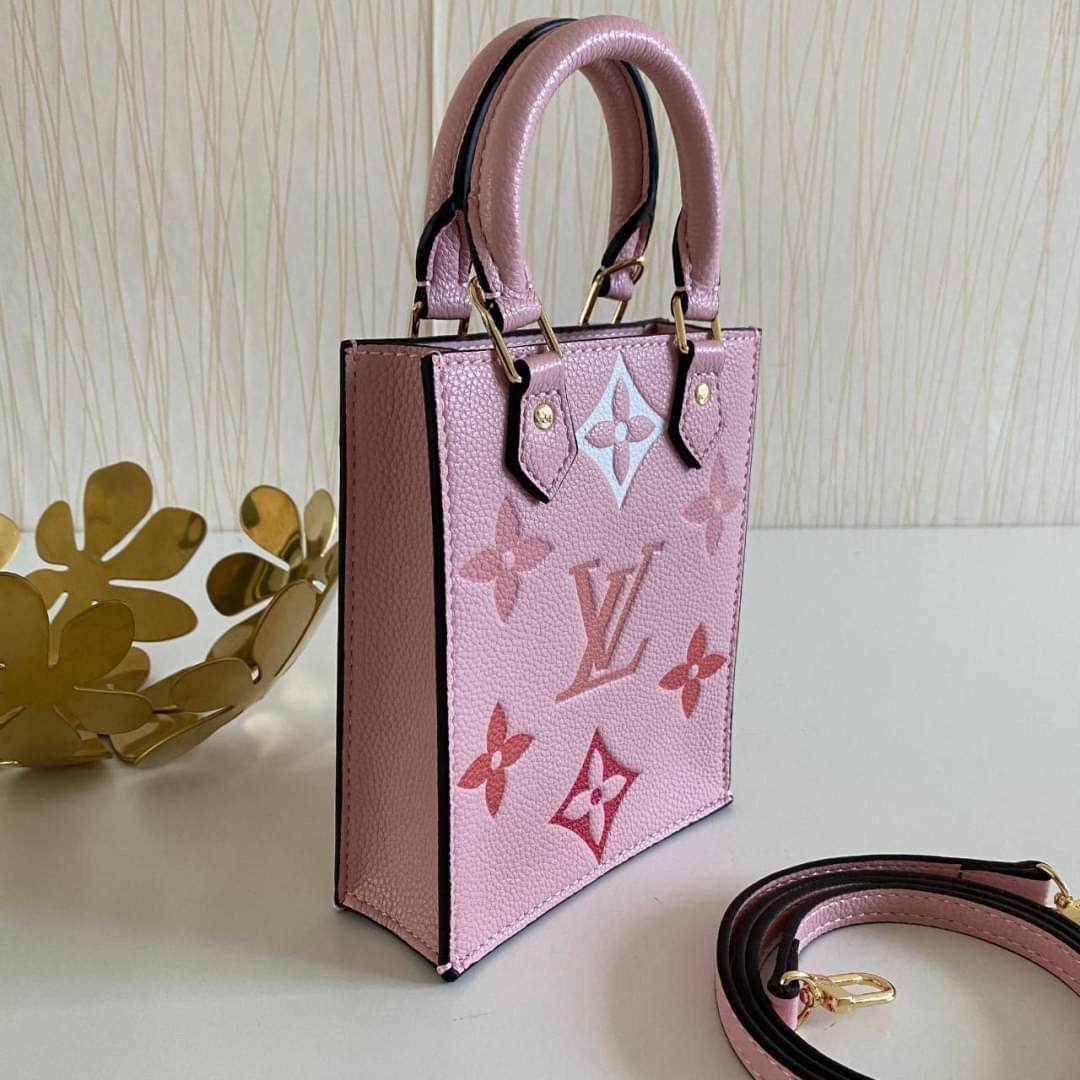 พรีเมี่ยมกิ๊ฟแท้ 100% 】พร้อมส่งที่ไทย!! ที่นี่ที่เดียว Louis Vuitton Mini Tote Bag Pink Pastel งานหนังแท้ทั้งใบ สีพาสเทลสวยละมุนมากค่ะ มีจำนวนจำกัดนะคะ