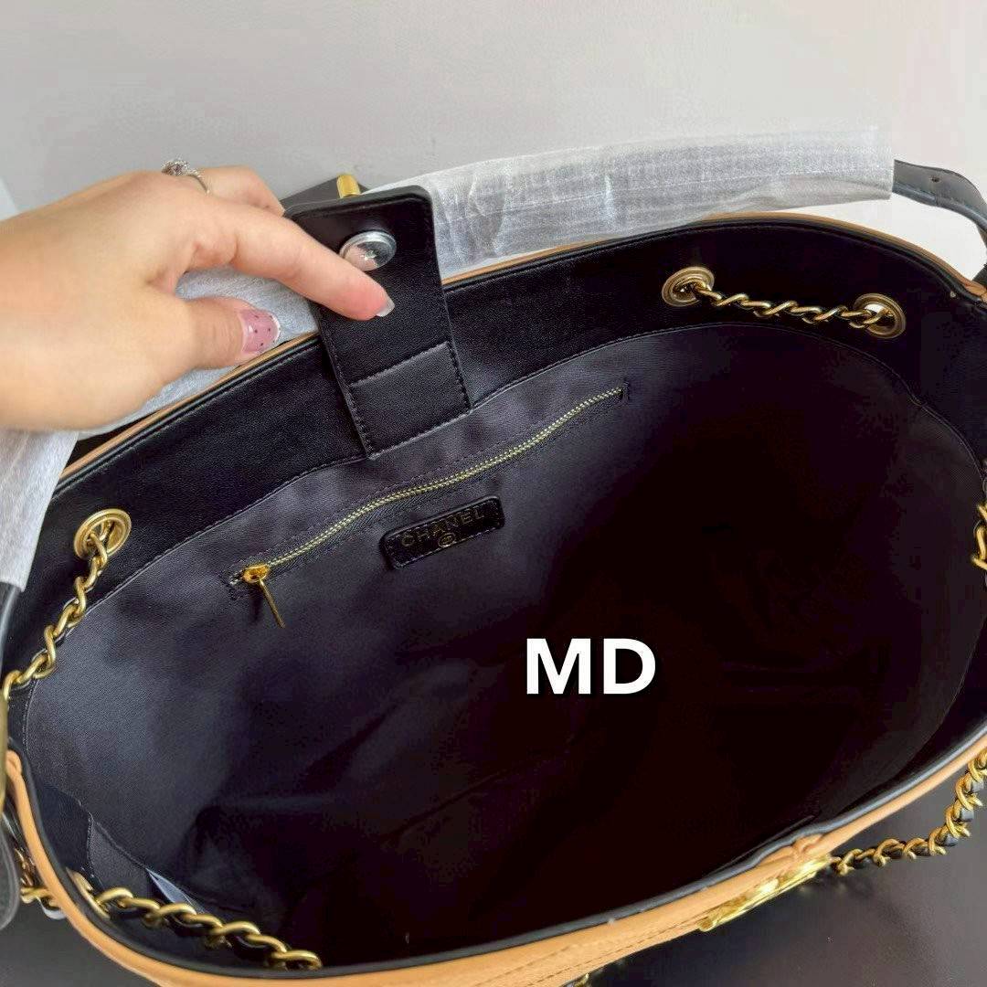 Chanel Shopping Bag 25A Suede Bag กระเป๋าช้อปปิ้งทรงโท้ท มีทั้งแบบงานหนังเต็มใบ/ทูโทน/และงานหนังกลับ สวยหรูหรา คอลใหม่