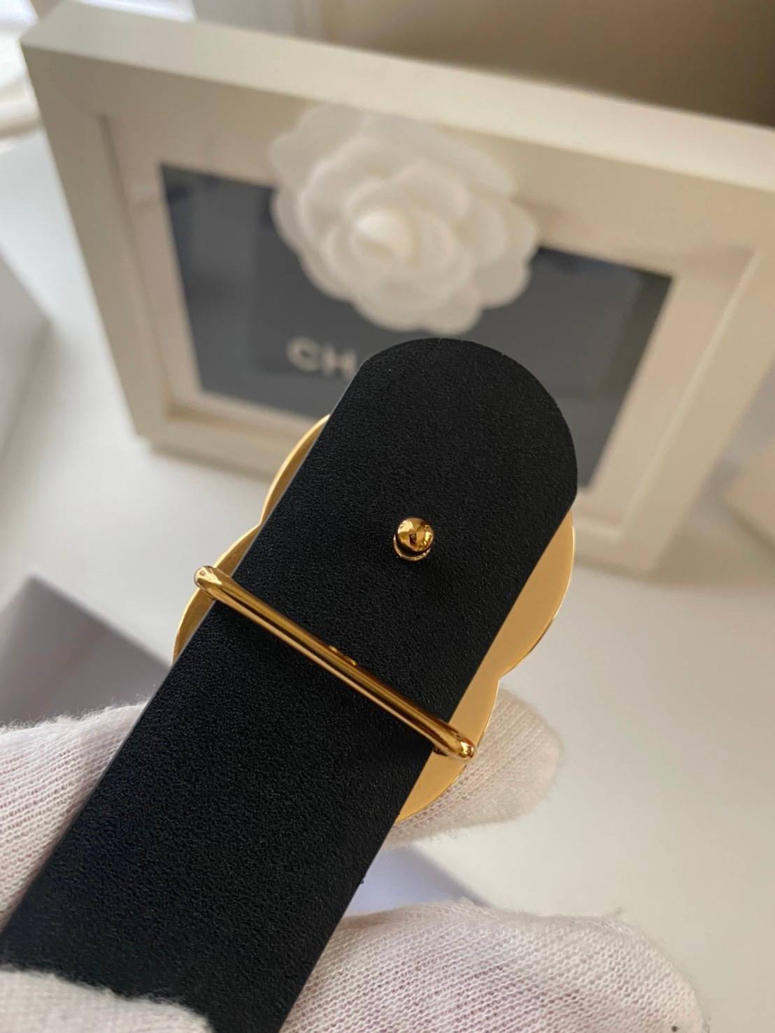 CHANEL BELT เข็มขัดสุดหรูสายหนังแท้ หรูหรา น้อยแต่มาก ภาพถ่ายจากงานขายจริง โลโก้ 3D metal เข้าได้กับทุกลุ๊คสไตล์การเเต่งตัว สวยหรูดูดีมีระดับ ไอเท็มนี้แนะนำเลยค่าา มาน้อยรีบๆ หน่อยน้าา