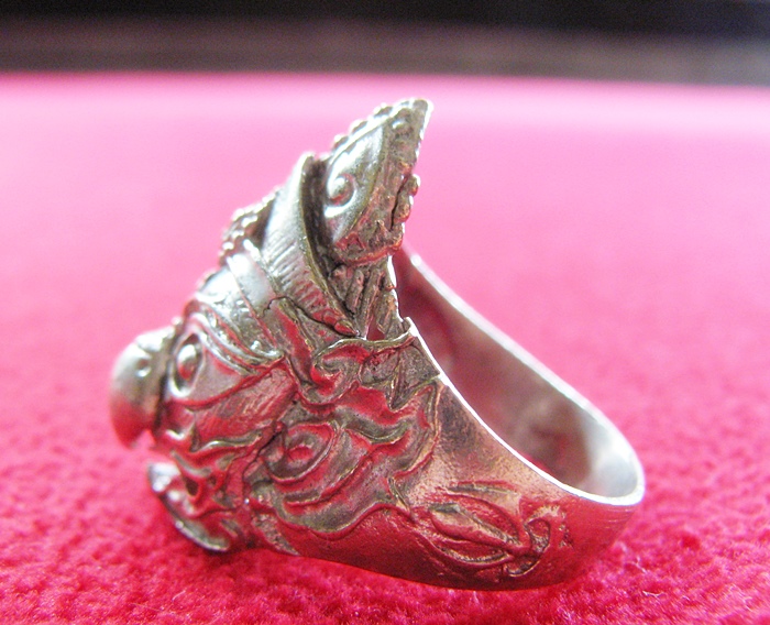 สินค้าหมดค่ะ แหวนเศียรพญาครุฑเนื้อทองขาวมหาอำนาจ โชคลาภ ปลอดภัย พร้อมใบคาถาค่ะ