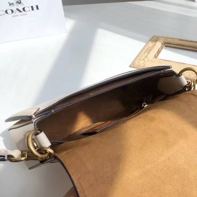 Coach Printed Coated Canvas And Glovetaanned เข้าเพิ่ม 4 แบบ มี 2สาย สายหนังและสายสปอร์ต สุดคุ้มเลยค่าา พร้อมส่งที่ไทยอีกครั้ง ฮอตฮิตไม่เลิกค่ะ ถามหากันเยอะมาก! กระเป๋าสะพายครอสบอดี้ร์ วัสดุหนังแท้ชั้นดีที่สุด! หนังสวย บวกกับอะไหล่แบรนด์ที่ดูเด่นคลาสสิคตร