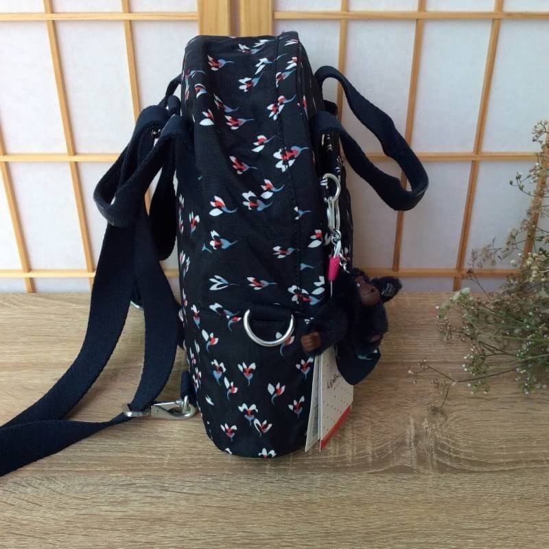 Kipling Mini Backpack K12688 กระเป๋าขนาดมินิ ใช้งานได้ถึง 3 แบบ ปรับเป็นเป้สะพายหลัง สะพายข้าง และมีหูหิ้ว ลวดลายสวยน่ารัก มีช่องเก็บหลายช่องแยกเก็บของจุกจิก ด้านข้างมีช่องโล่งไว้ใส่ขวดน้ำหรือของที่ต้องหยิบใช้บ่อยครั้ง สะพายได้กับสาวทุกลุคเลยค่ะ ไม่ควรพลา
