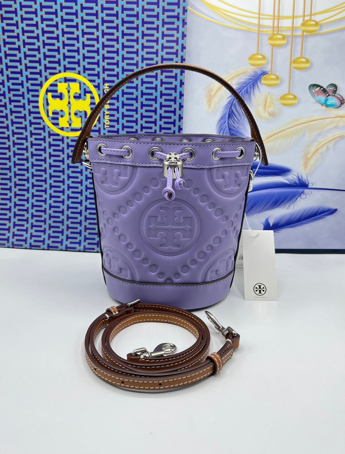 6 สี Tory Burch Puffy Mini / Tory burch T Monogram Puffy Patent Mini Bucket Bag / Tory Bucket Bag กระเป๋าบัคเกต size เล็ก โดดเด่นด้วยโลโก้ตัวนูนปั๊มด้านหน้า