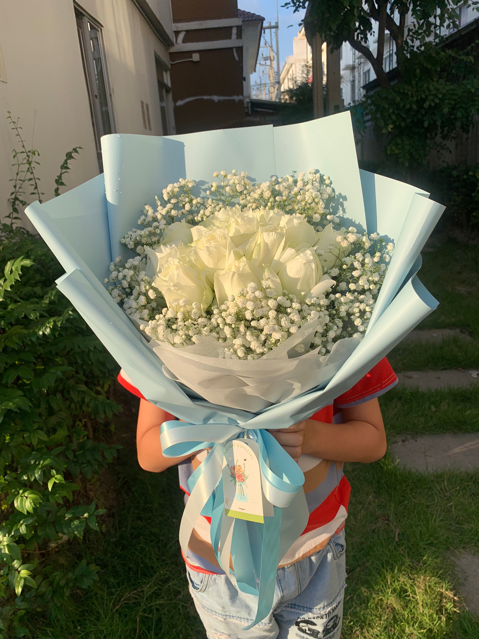 ช่อกุหลาบขาว10ดอก จัดช่อเล็ก
