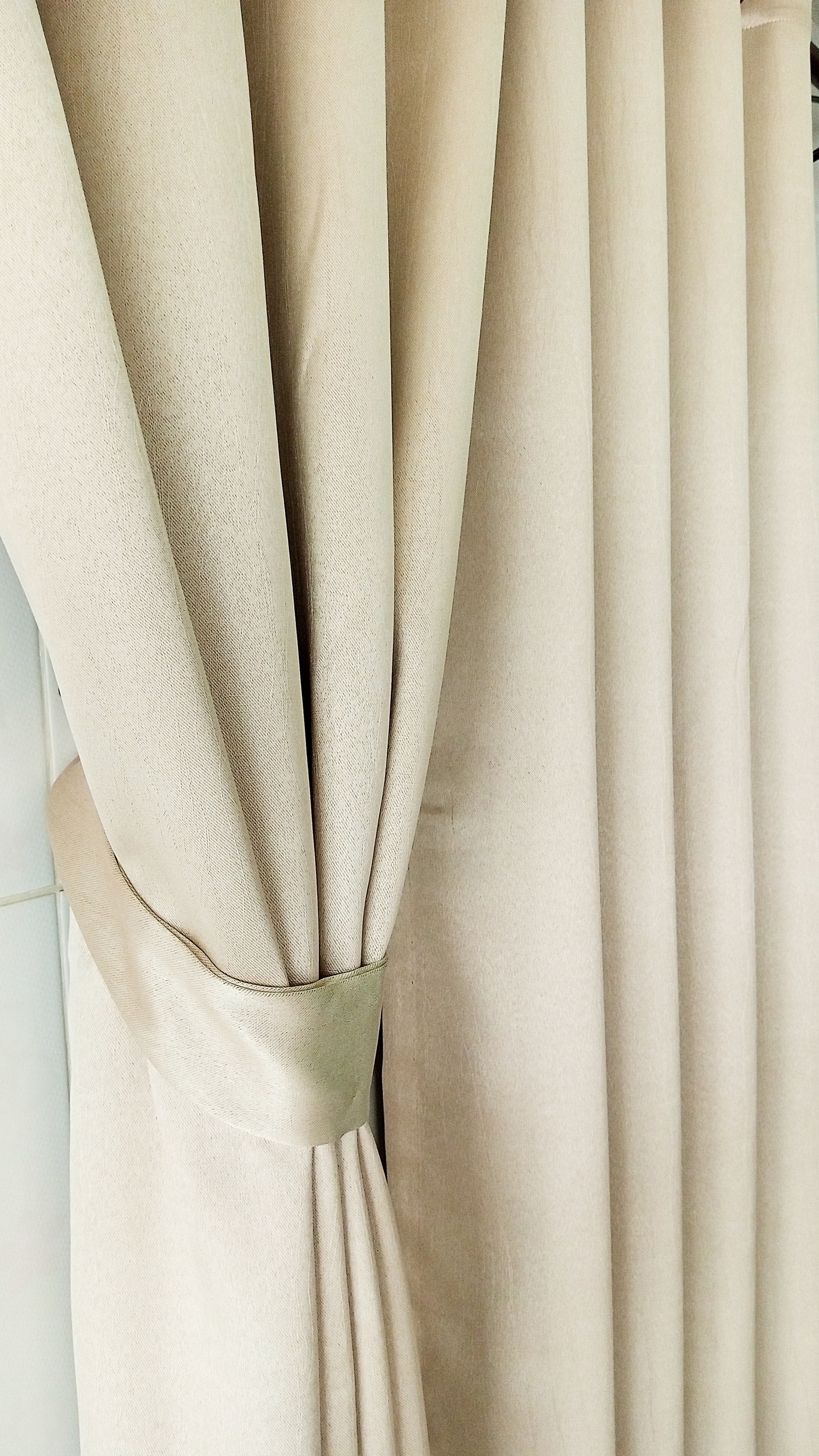 ผ้าม่าน ก.270*ส.180ซม./ผืน รุ่นไดมอนด์ (Diamond)สีครีมทอง