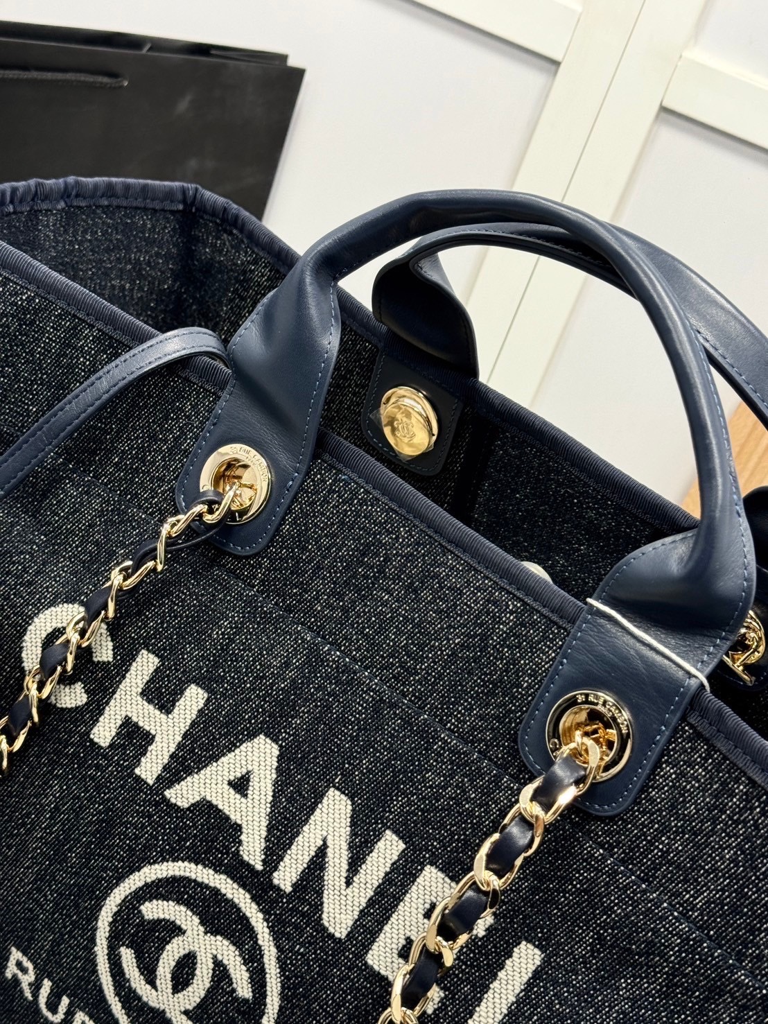 ORI หนังแท้ | Chanel Deauville Tote Bag กระเป๋าสะพายทรงโท้ทช้อปปิ้ง ใบใหญ่ ภายในโล่งกว้าง จุของได้เยอะ