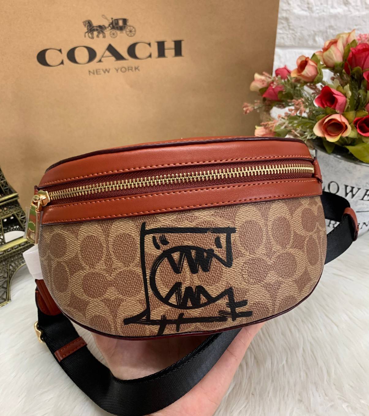 LIMITED EDITION !! COACH BELT BAG IN SIGNATURE WITH REXY BY GUANG YU กลับมาอีกครั้งกับ Coach X Disney สวยงามมากๆค่ะ คาดอก คาดเอวได้ ลาย C ตัดขอบหนังเรียบ มีช่องซิปทั้งหน้า//หลัง ใส่มือถือได้ทุกรุ่น;พาสปอร์ตได้ ;กระเป๋าเงินใบกลางได้;อื่นๆจำเป็นได้ครบค่ะ.
