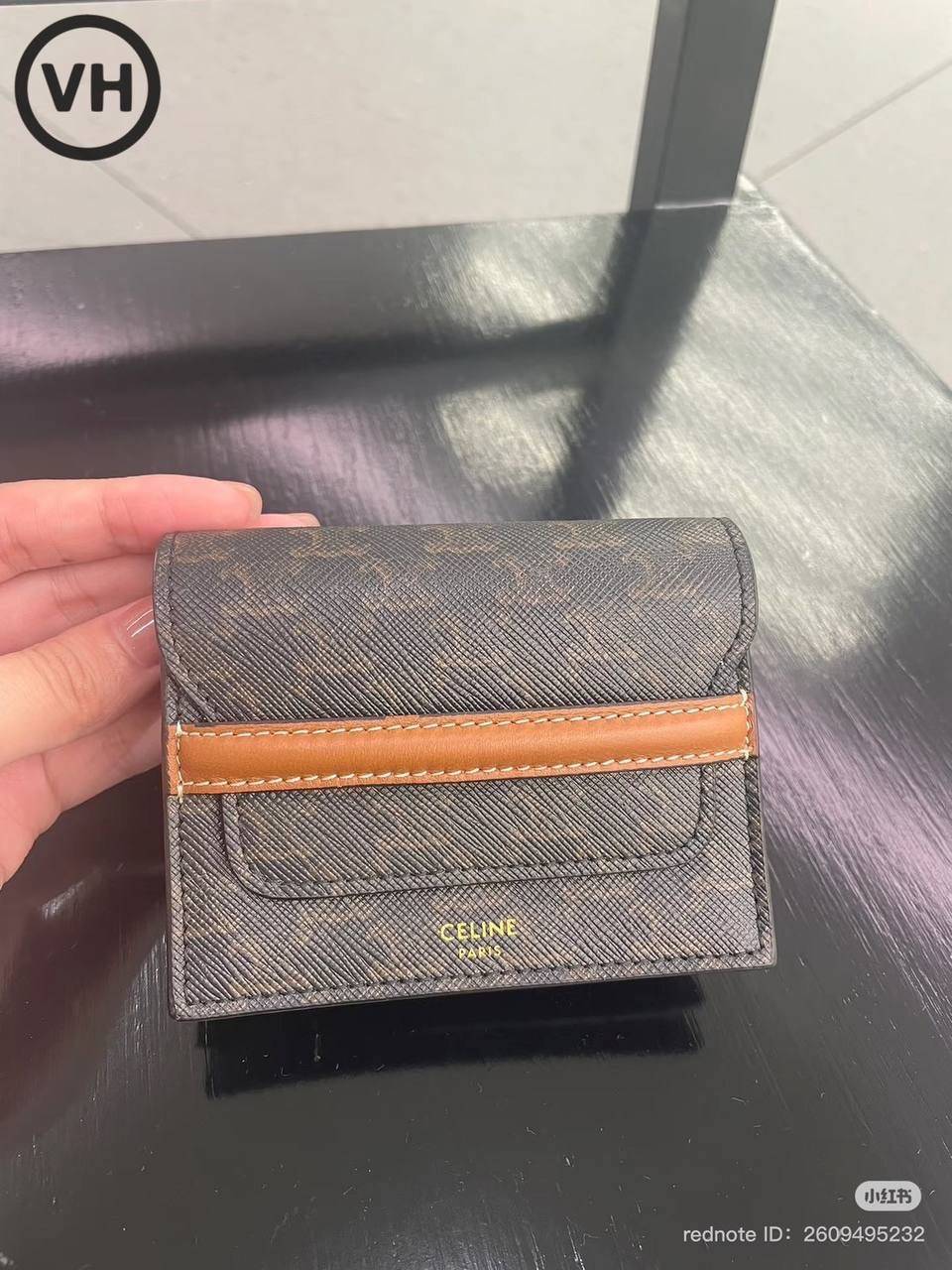 ORI หนังแท้ | CELINE BUSINESS CARD HOLDER TRIOMPHE IN Triomphe / CELINE Wallet กระเป๋าสตางค์ใส่การ์ด ใส่เหรียญ กระเป๋าสตางค์ใบสั้น กระเป๋าสตางค์ซีลีน