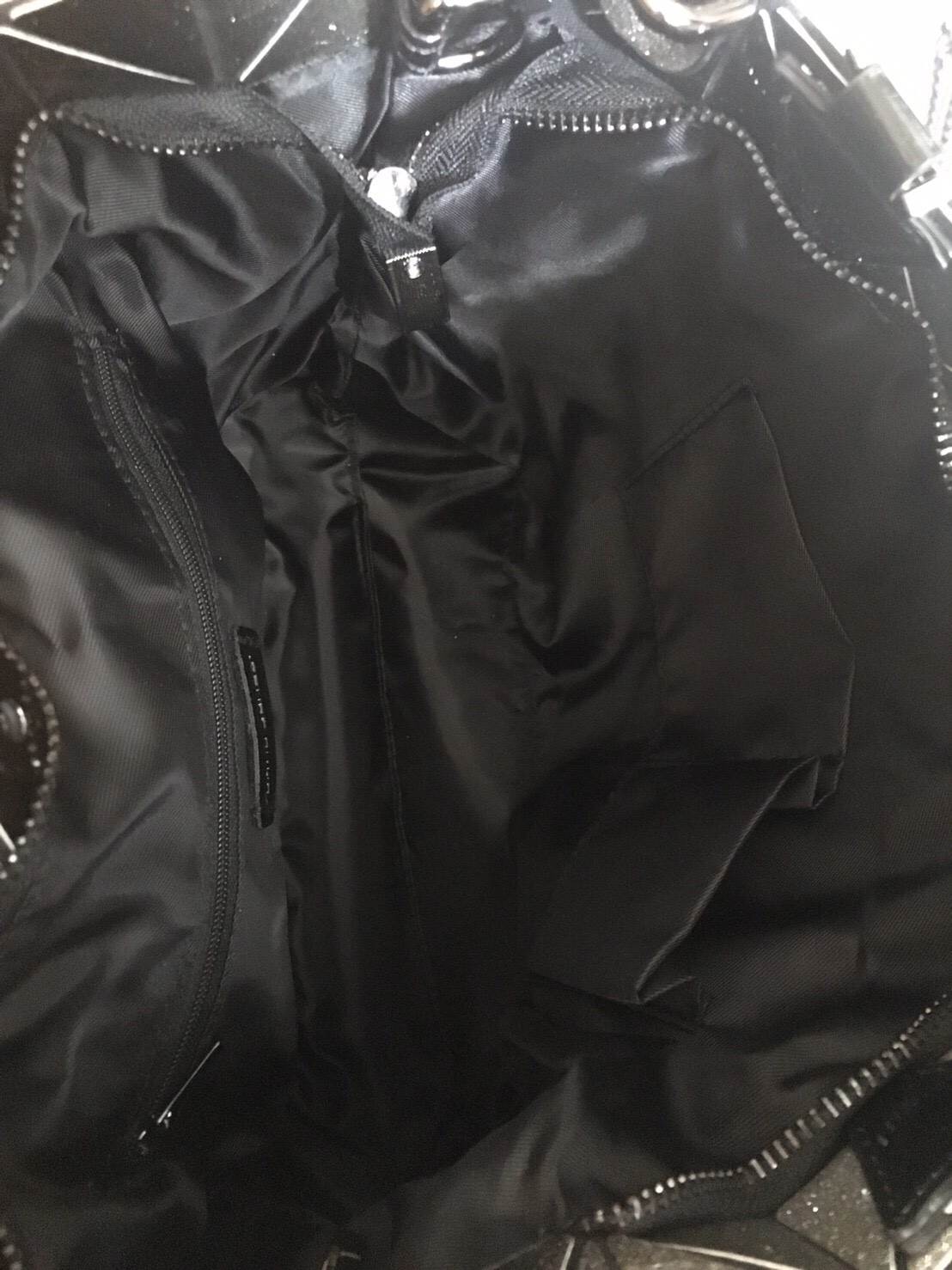 ใหม่ ล่าสุด Mix shade colors !! Tone สี Limited พิเศษที่ สวยไม่ซ้ำใคร แถมยังลาย หายาก ❤️ปรับทรงได้ 2 แบบ น่ารักมาก ค่า ( เนื่องจากสีเฟด ดังนั้นแต่ละใบลายสีอาจจะมีความแตกต่างกัน ) แต่ยังคงสวย แน่นอนค่า 👉🏻👉🏻กระเป๋า จาก