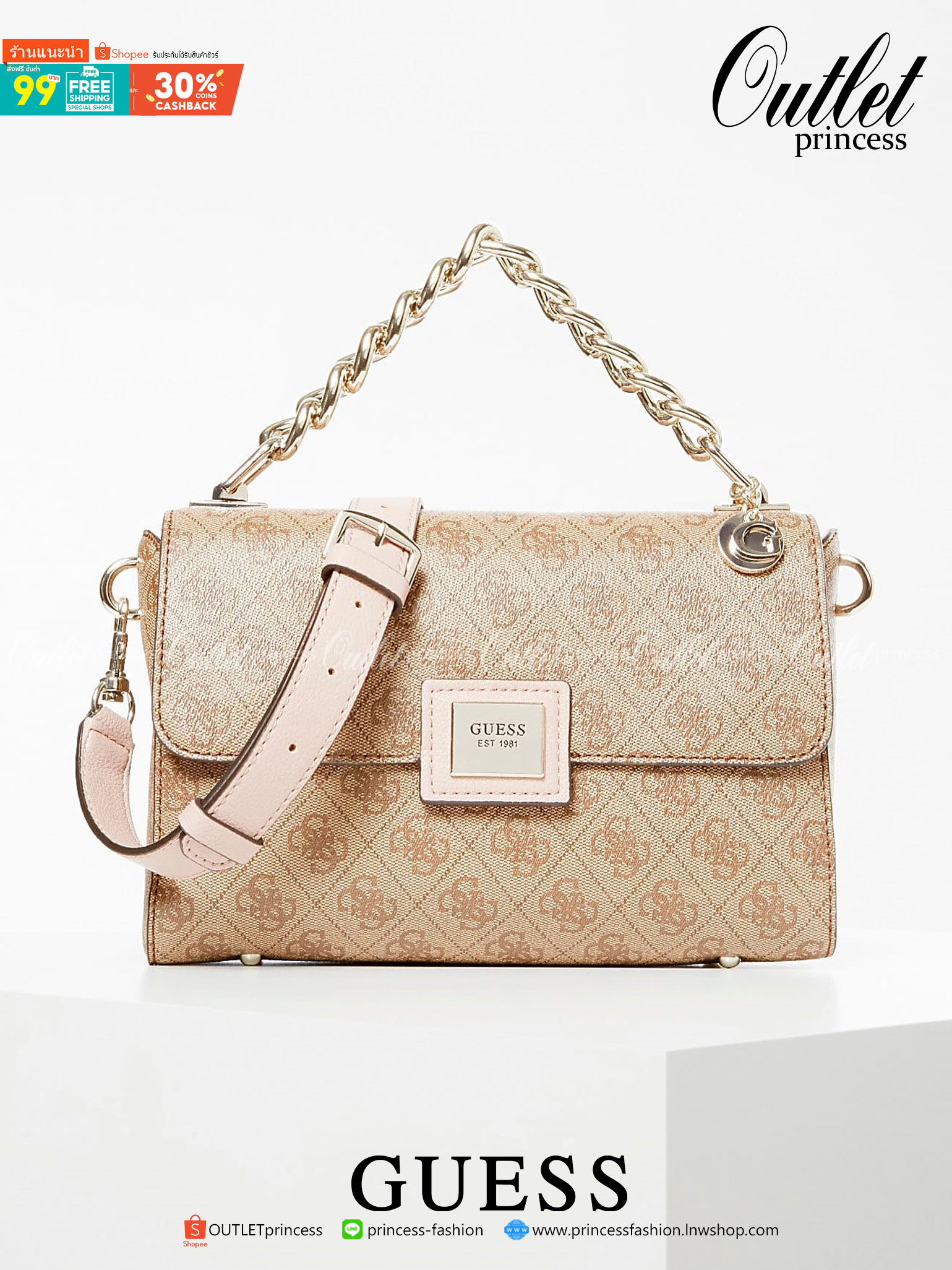 ราคาปังปิ๊นาศ (!!) มากแม่ 💕 GUESS Candace Top Handle Flap Bag กระเป๋าสะพาย Crossbody / คล้องแขน ถือออกงานได้ ทรงน่ารัก จากแบรนด์ GUESS สวยอยู่ทรง ขนาดกำลังดี น้ำหนักเบา ด้านหน้ามีโลโก้แบรนด์อะไหล่ทอง มีอะไหล่โซ่ห้อยด้านหน้าสามารถคล้องแขนและถือได้ 