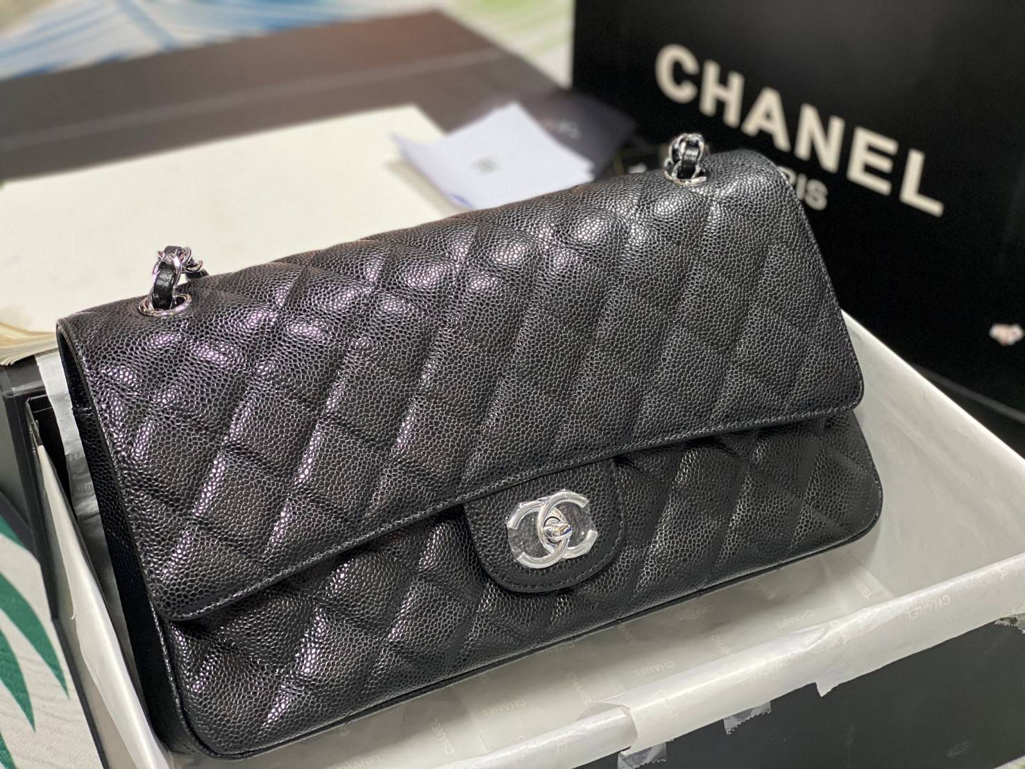CHANEL LARGE CLASSIC JUMBO HANDBAG 30cm พร้อมส่งที่ไทย Lambskin & Grained Calfskin