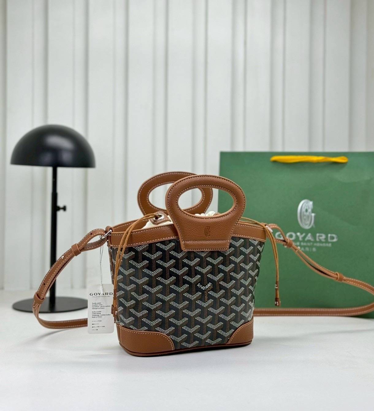 ORI หนังแท้ | Goyard Beluga Mini Bag กระเป๋าสะพายทรงบัคเก็ต พร้อมหูจับในตัว สะดวกใช้งาน ด้านในเป็นผ้าดีไซน์ผูก เพิ่มความน่ารักน่าใช้ สวยมากค่ะ