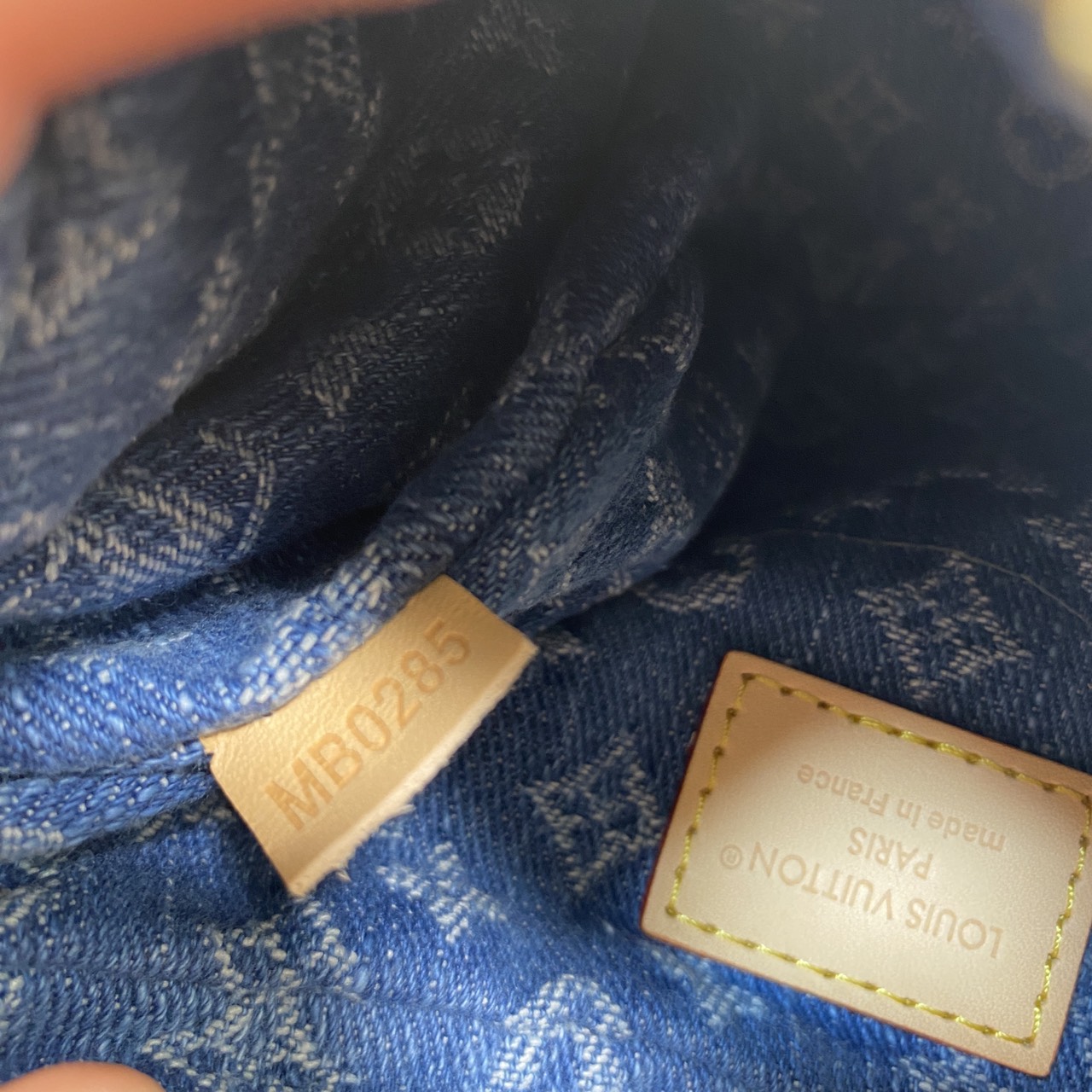 TOP ORI หนังแท้ | LV Pochette Valley bag / LV Hobo Bag กระเป๋าสะพายทรงโฮโบ ปรับลุคใหม่ด้วย Monogram Denim นำเสนอดีไซน์คลาสสิกสไตล์ร่วมสมัย