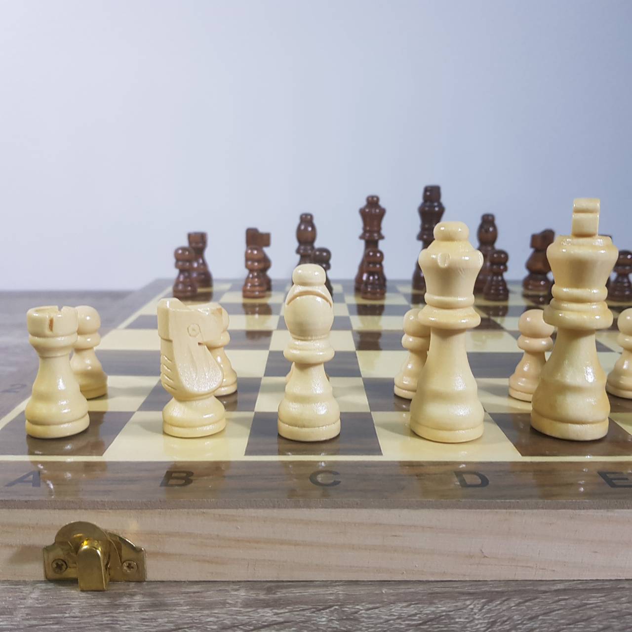 ชุดหมากรุกสากลไม้ตัวไม้กระดานไม้แม่เหล็กมีกล่องเก็บตัวหมากขนาดกระดาน39x39cm.