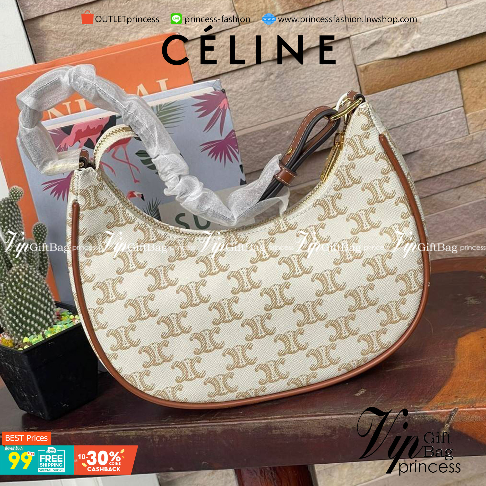 CELINE Vintage Classic Ava bag 1 ใน คอลเลคชั่น “Triomphe Canvas” มาพร้อมสายสะพายไหล่ที่ปรับความยาวได้ และเนื่องจากช่วงล่างของกระเป๋ามีขนาดใหญ่กว่าช่วงบน จึงทำให้ไม่เสียทรงเมื่อเราใส่สิ่งของอย่างกระเป๋าสตางค์หรือโทรศัพท์มือถือ หากดูภาพรวมแล้ว รุ่นนี้ออกแนว