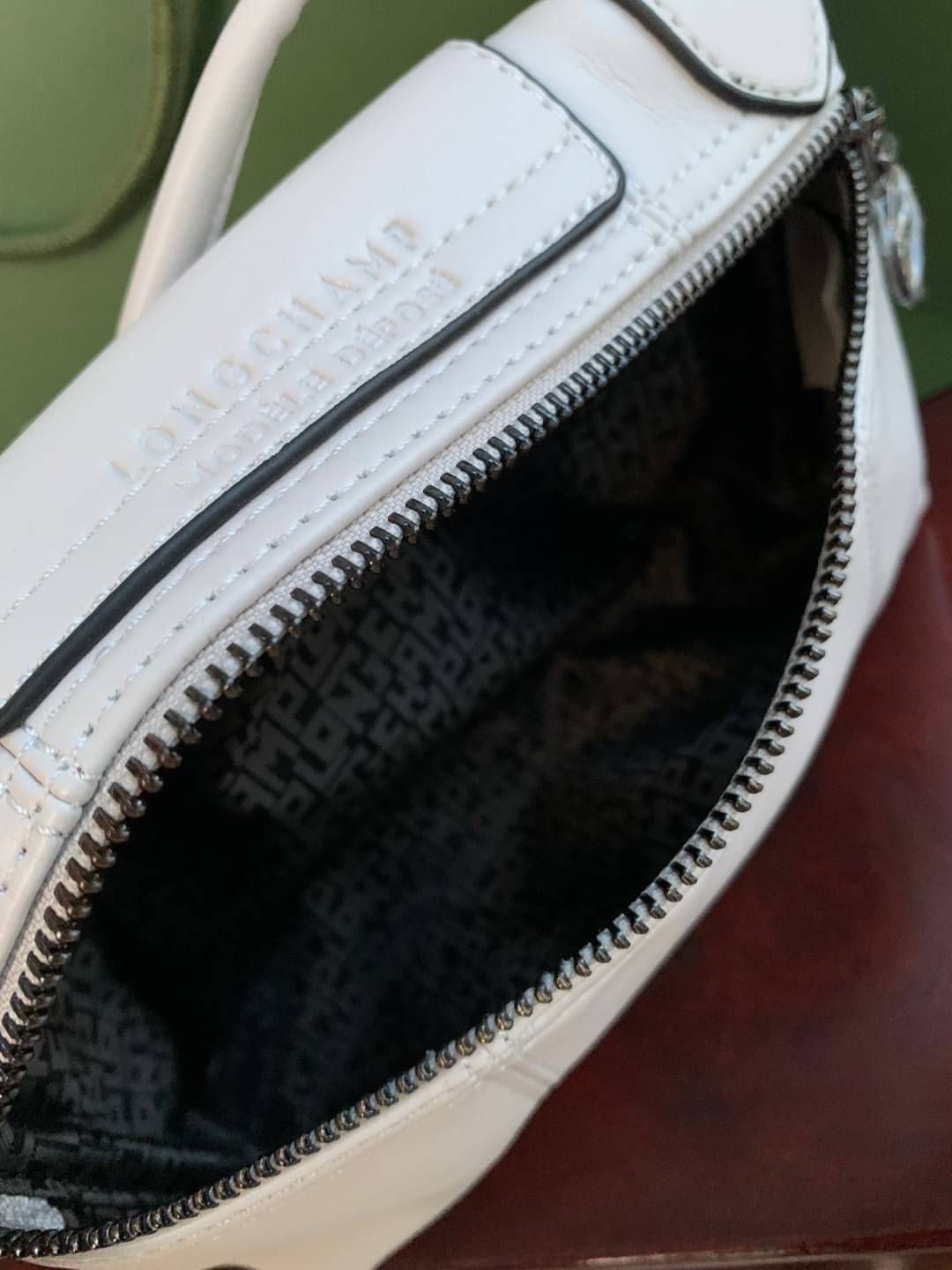 Longchamp Le Pliage Cuir Crossbody Bag อีกหนึ่งคอลเลคชั่น Le Pliage Cuir หนึ่งในตระกูลกระเป๋าสุดไอคอนิก