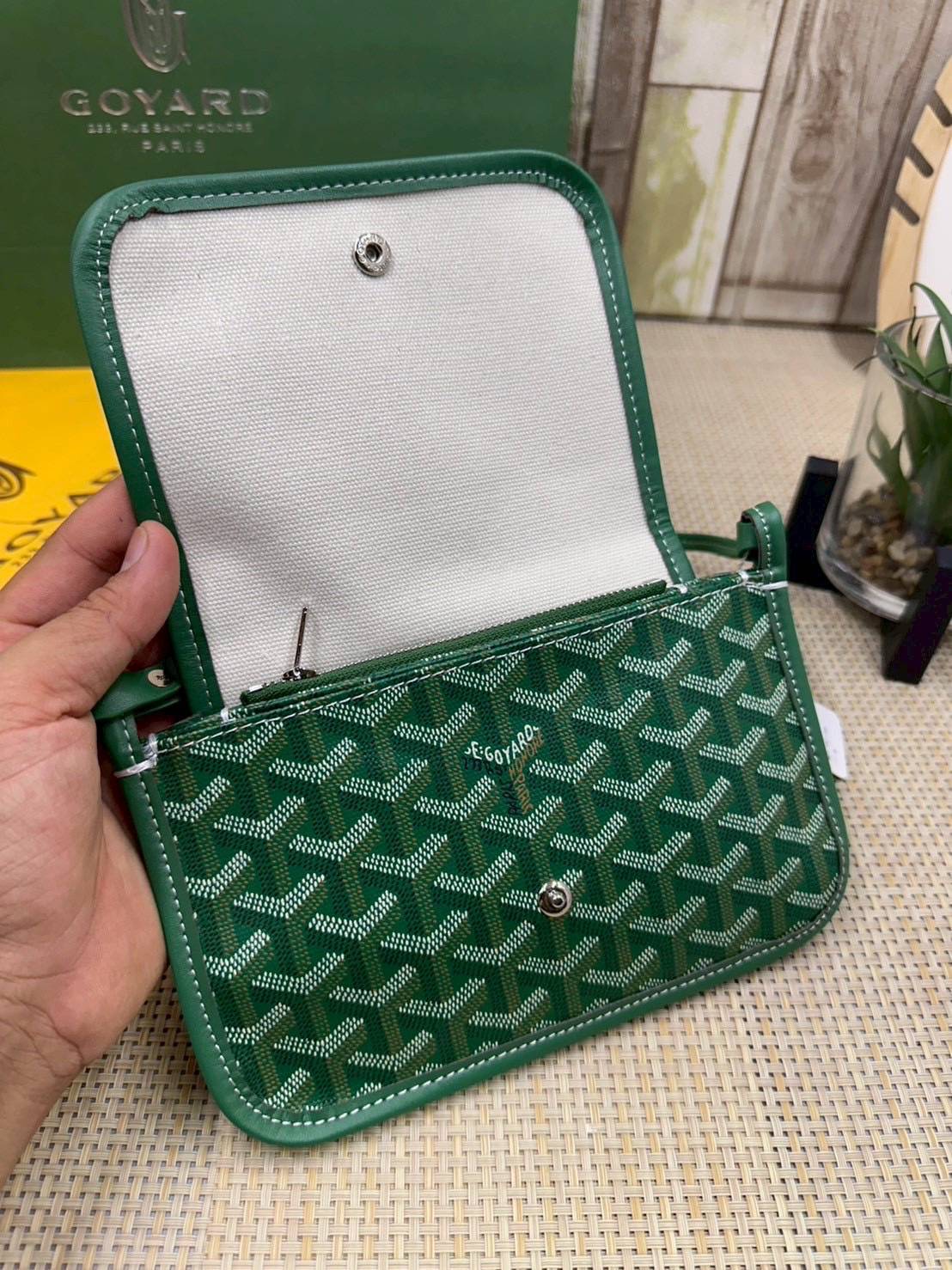 พร้อมส่ง 10 สี ORI หนังแท้ | GOYARD Plumet pouch-wallet กระเป๋าสะพายใบเล็กกะทัดรัด ดีไซน์กระเป๋าสตางค์ Plumet ดีไซน์มาพร้อมช่องใส่เหรียญ ธนบัตร และบัตรต่างๆ
