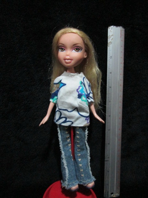 Bratz_Cloe in Casual Look ตุ๊กตาบราทซ์แท้มือสองสภาพดี