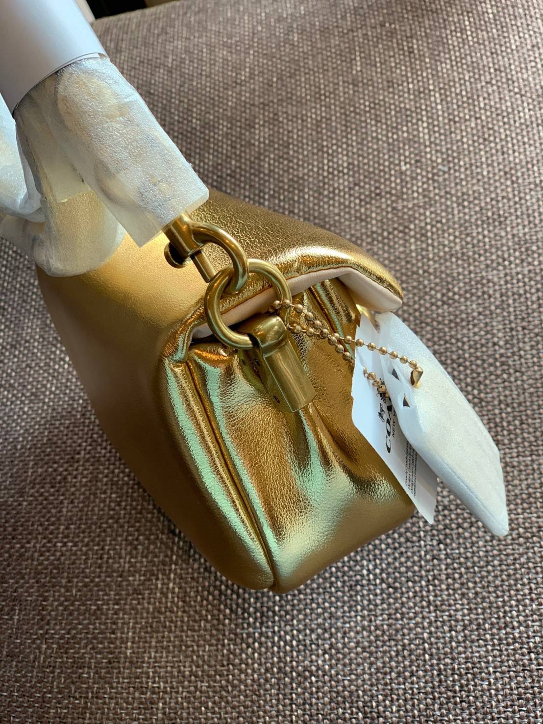 น้องสวยมากก สินค้าจริงสวยกว่าในรูป ไม่จกตาค่ะ! COACH PILLOW TABBY SHOULDER BAG 18 ((C3880)) 📣 พร้อมส่งที่ไทย คุณภาพเกินราคา! กระเป๋าหิ้ว//สะพายแบบครอสบอดี้ร์ 🔺หนัง nappa อย่างดี หนานิ่ม นุ่มมากๆ หลงรักน้องแน่นอน