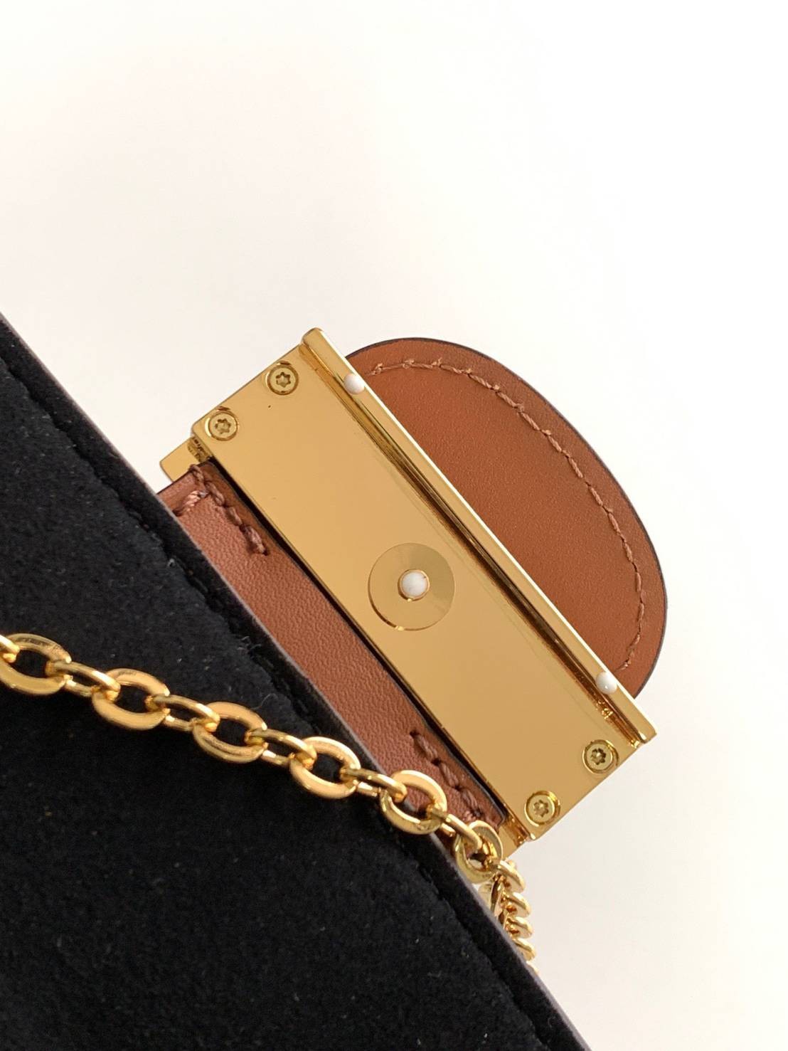 หนังแท้ LOUIS VUITTON DAUPHINE CHAIN WALLET / LV DAUPHINE พร้อมส่งที่ไทย งานหนังแท้ทั้งใบ เกรดเทพออริจินอล เนื้องานสวยงาม ภาพสินค้าถ่ายจากงานขายจริง ใช้งานต่างประเทศได้