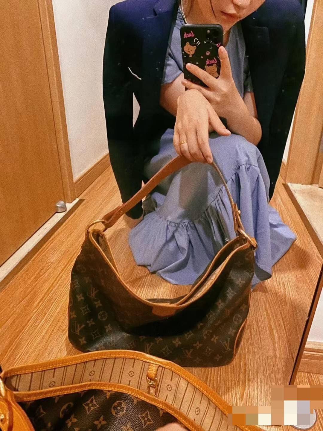 LV delightful bag / LV CARRYALL Monogram Canvas / LV Shopping Bag กระเป๋าทรงโท้ทใบใหญ่ ขนาดจุได้แบบล้นๆ รอบนี้จัดใบลูกมาให้อีก พิเศษที่สุด!! สมใจใครที่มองหากระเป๋าใบโปรด มีตะขอเกี่ยวที่ปากกระเป๋า และยังมาพร้อมสายสะพาย 2 แบบ