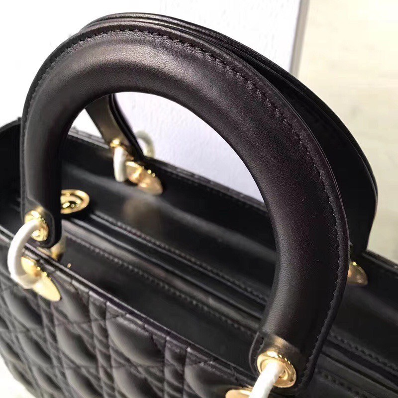 หนังแท้ LARGE LADY DIOR BAG Black Cannage Lambskin / Dior Lady Large พร้อมส่งที่ไทย งานหนังแท้ทั้งใบเกรดออริจินอล ภาพสินค้าถ่ายจากงานขายจริง ใช้งานต่างประเทศได้
