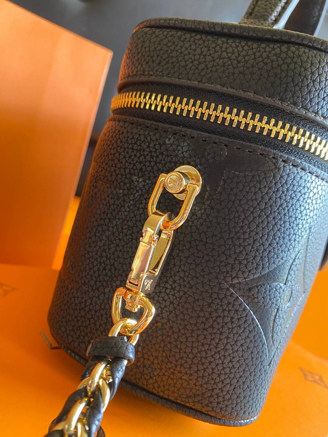 พรีเมี่ยมกิ๊ฟแท้ 100% 】VIPgift LOUIS VUITTON VANITY PM งานหนังแท้ รูปทรงหรูหราทันสมัย