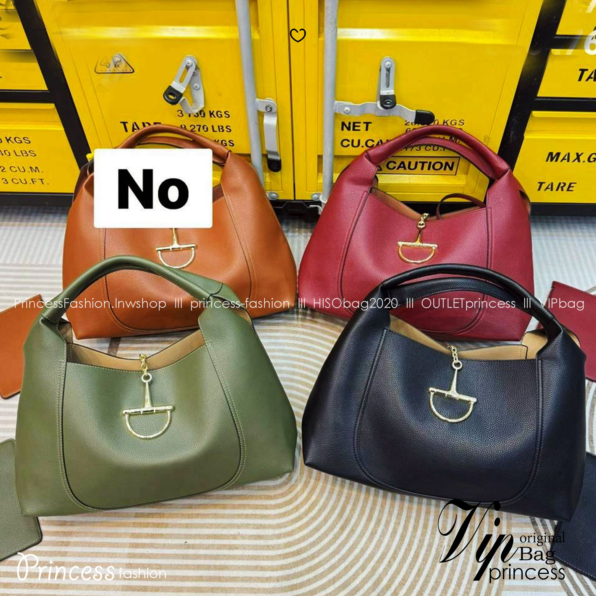 Gucci Softbit maxi shoulder bag กระเป๋าทรงโฮโบโฉมใหม่ใบใหญ่ อะไหล่เป็นเอกลักษณ์ของแบรนด์ในรูปแบบ Horsebit ครึ่งรูปขนาดใหญ่ หรูหราและใช้งานสะดวก รูปทรงสไตล์สบายๆ หนังลายเกรนสวยหรูนุ่มนวลพร้อมเท็กเจอร์อันโดดเด่น