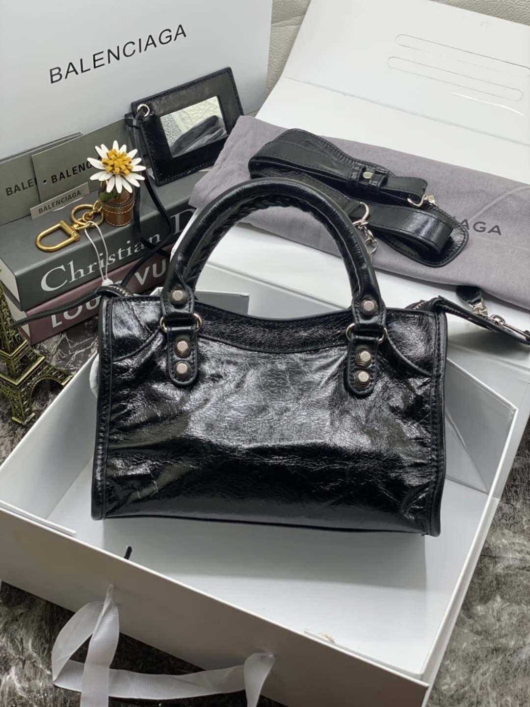 VIP 】หนังแท้ BALENCIAGA Classic City Mini Shoulder Bag พร้อมส่งที่ไทย