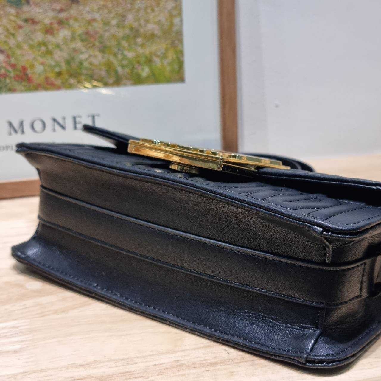 Dior Flap Bag / Quilted Miss Dior Allover Leather Bag กระเป๋าสะพายไหล่สุดลัคชู หรูหราเกินเรื่อง ดีไซน์ใหม่สวยงามด้วยดีเทลฝีเย็บและลายหนังปั๊มนูน