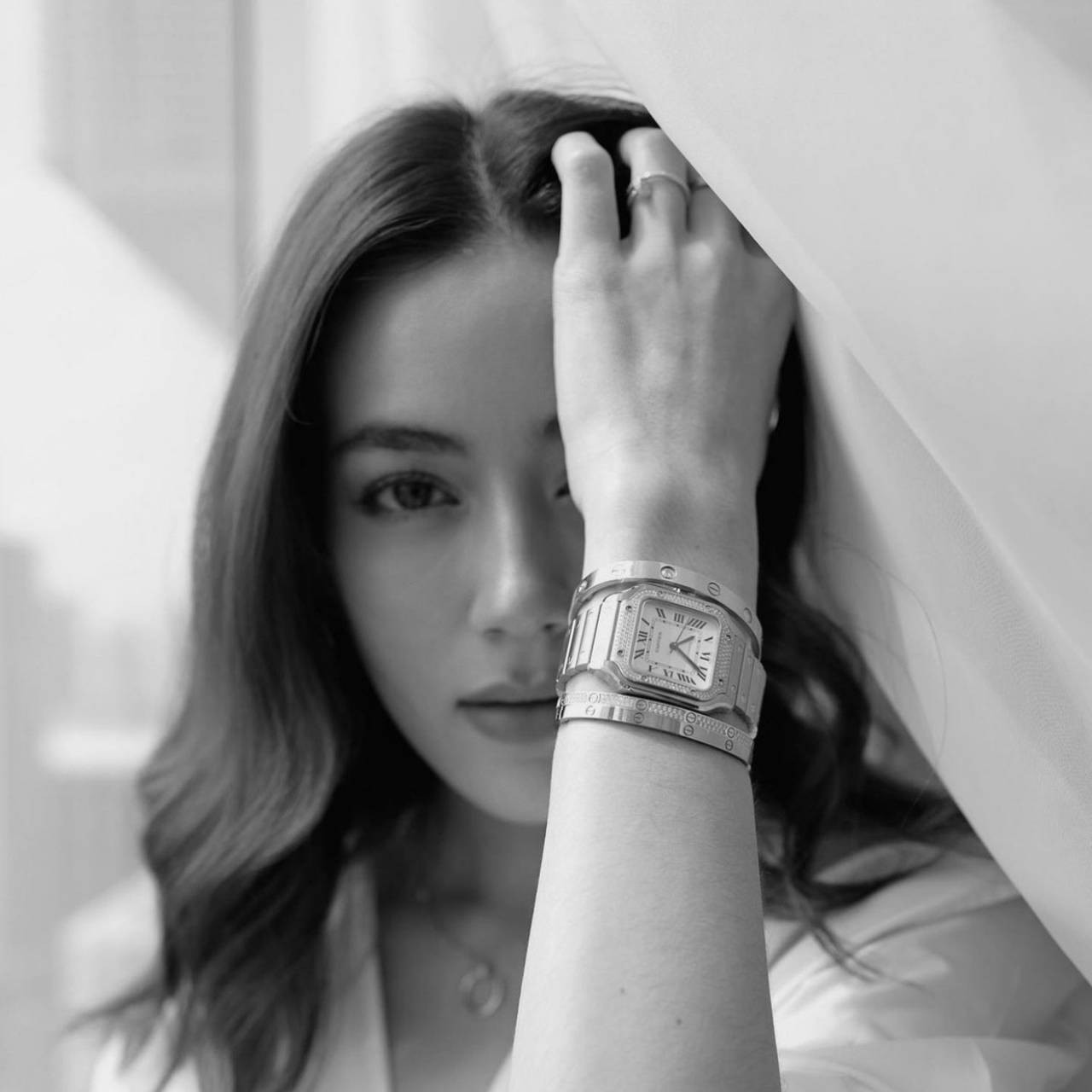 CARTIER LOVE BRACELET กำไลข้อมือคาเทียร์ Size 18 เกรดออริจินิล ปั้มทุกจุด มีเลขปั้มด้านใน วัสดุคุณภาพดี ไม่ลอกไม่ดำ พร้อมกล่องหนาตามแบบปั้มลายแบรนด์ ภาพสินค้าถ่ายจากงานขายจริง ใช้งานต่างประเทศได้