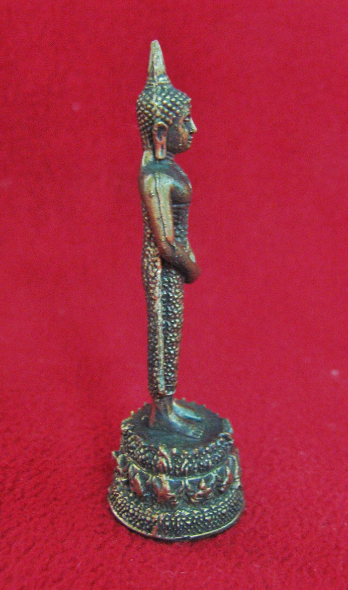 สินค้าหมดค่ะ พระบูชาพระประจำวันเกิดวันอาทิตย์ ปางถวายเนตร เนื้อทองเหลืองพร้อมใบคาถาค่ะ