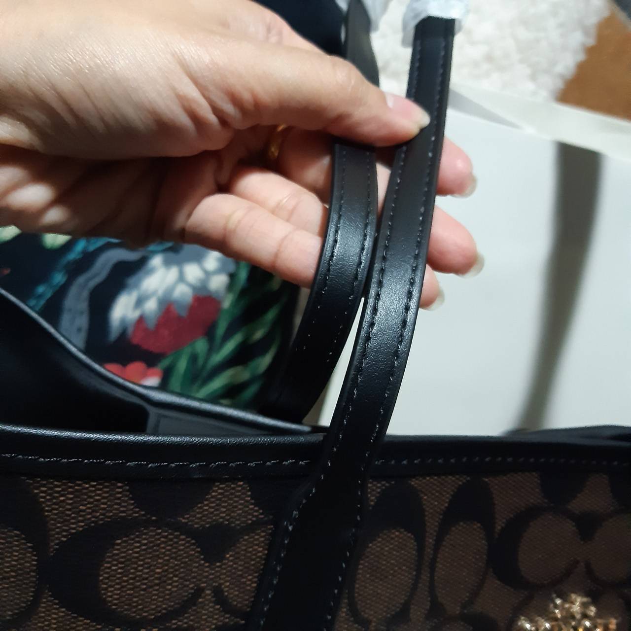 ของแท้ 💯% COACH C5696 CITY TOTE IN SIGNATURE CANVAS กระเป๋าถือทรงโท้ทใบใหญ่ ใส่ของได้ของครบครัน รุ่นใหม่ล่าสุด!! ⭐️⭐️ ขายดีทุกไซส์ ทุกสีจริงๆรุ่นนี้